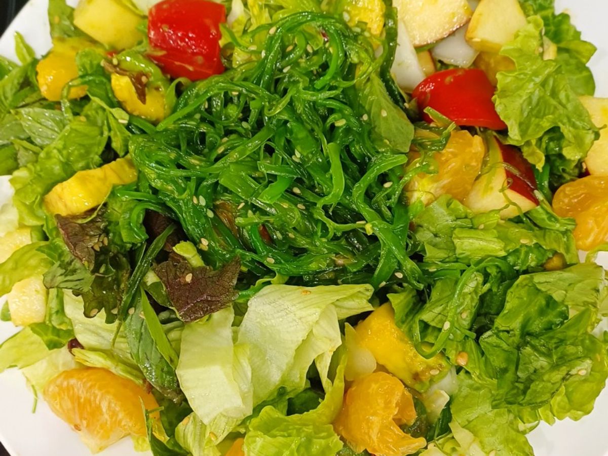 Salad rau quả và rong biển