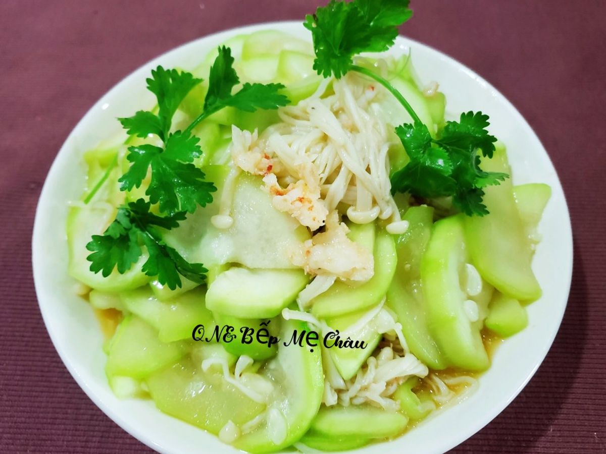 Bầu xào tôm, nấm kim châm