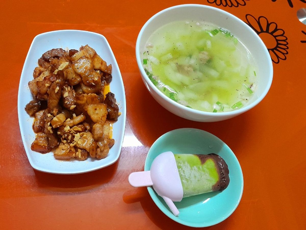 Cơm nhà hai món đơn giản