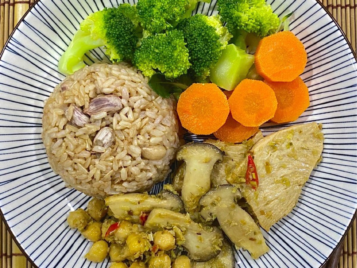 Đậu gà & nấm đùi gà xào sả ớt