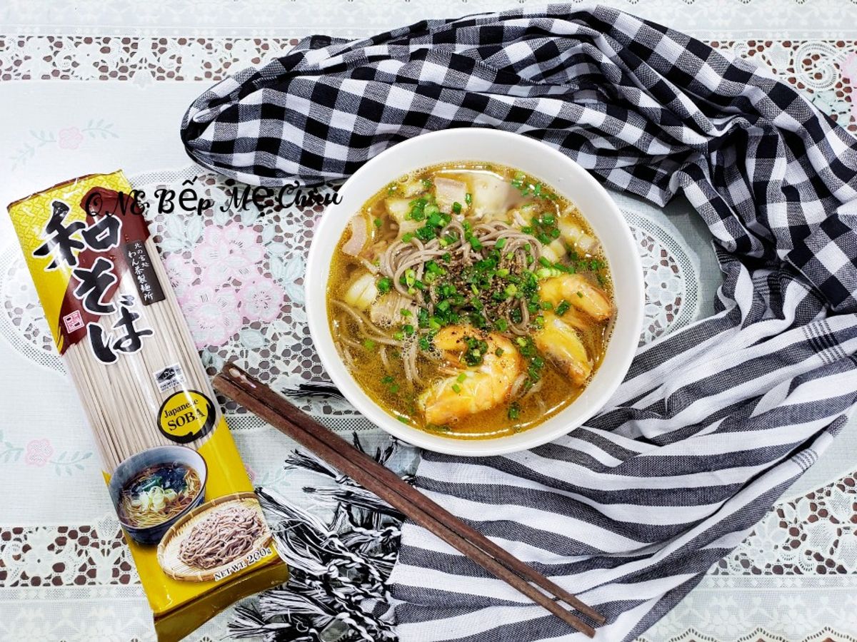 Mì Soba nấu tôm thịt