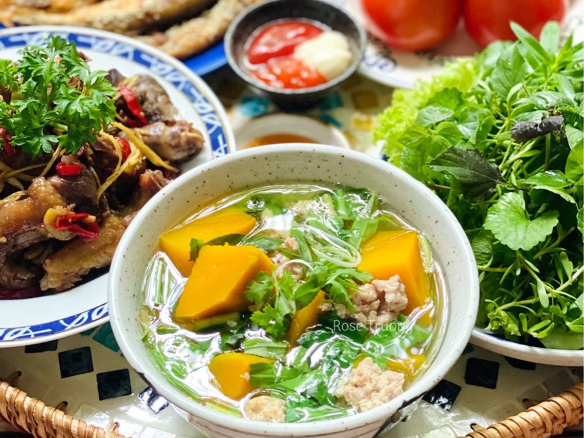 Canh Bí Đỏ Nấu Thịt