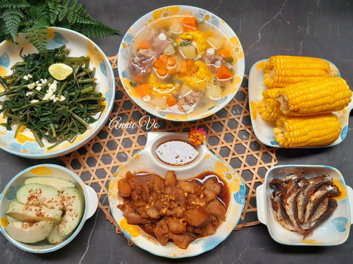 Cơm nhà ngày cuối tuần