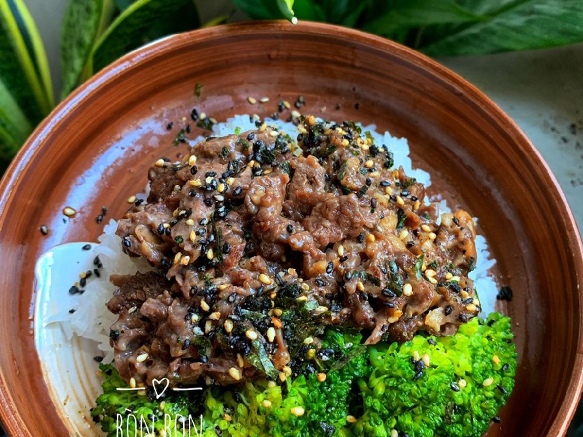 Cơm Bò Xào Bông Cải