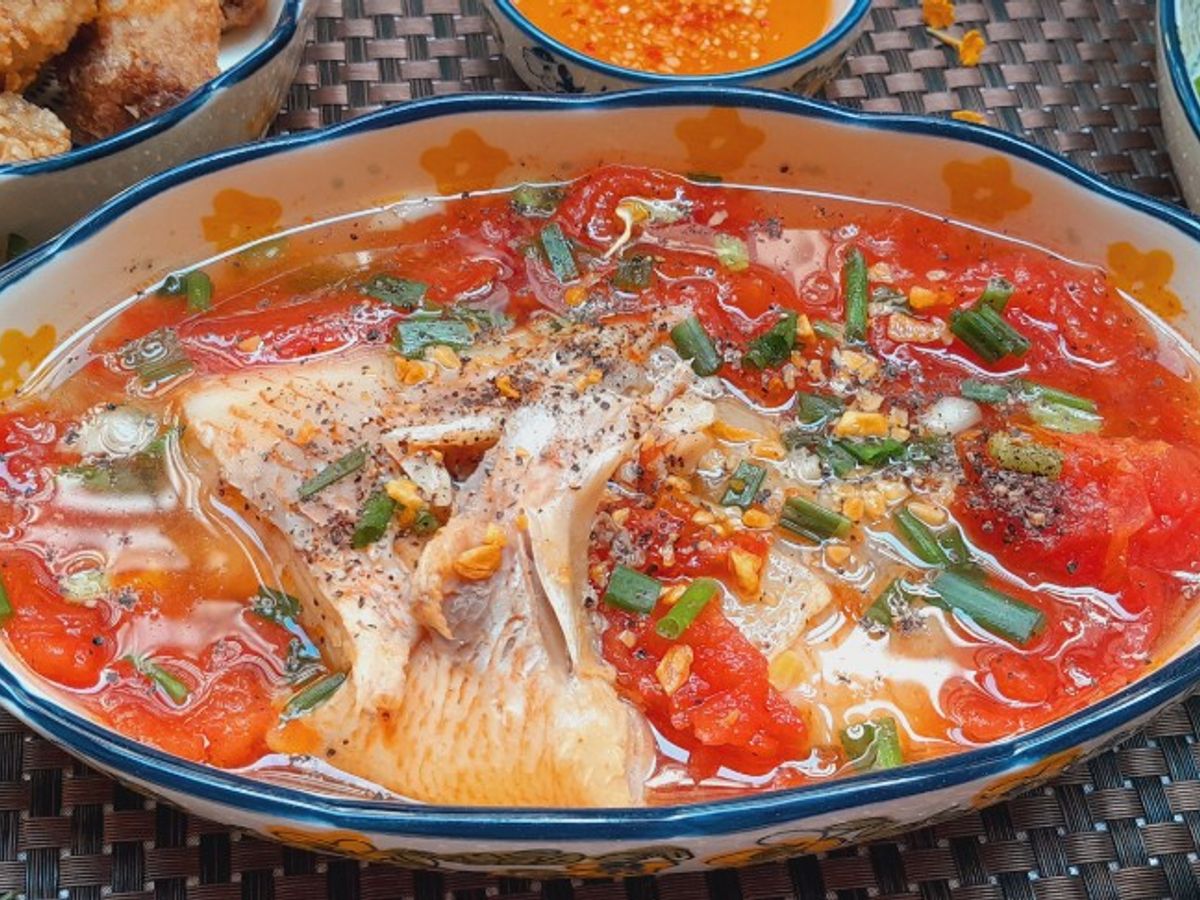 Canh cá diêu hồng nấu cà chua