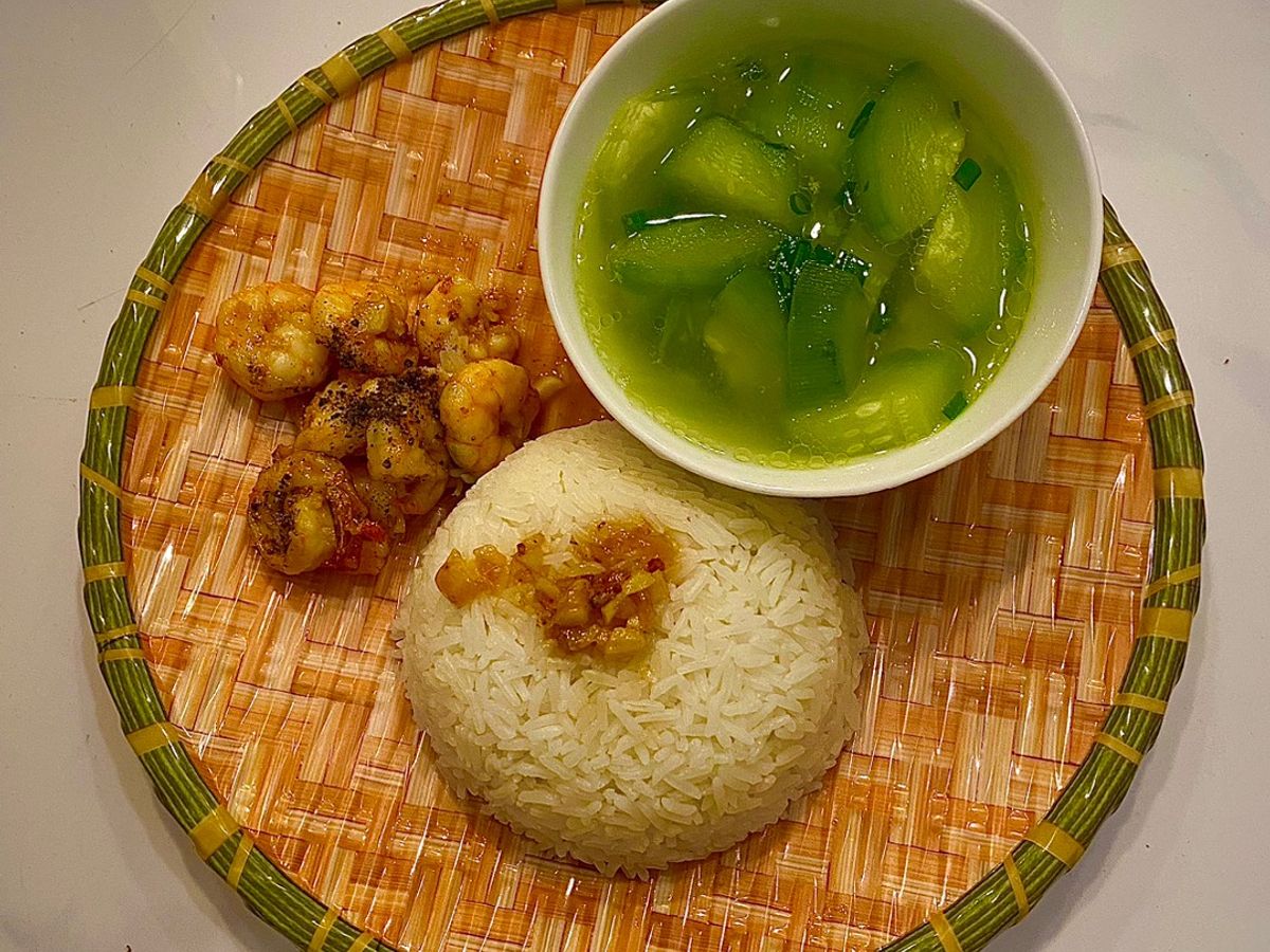 🌟Gợi ý cơm nhà với tôm rim mắm tỏi - canh bí nấu tôm đơn giản, ngon miệng