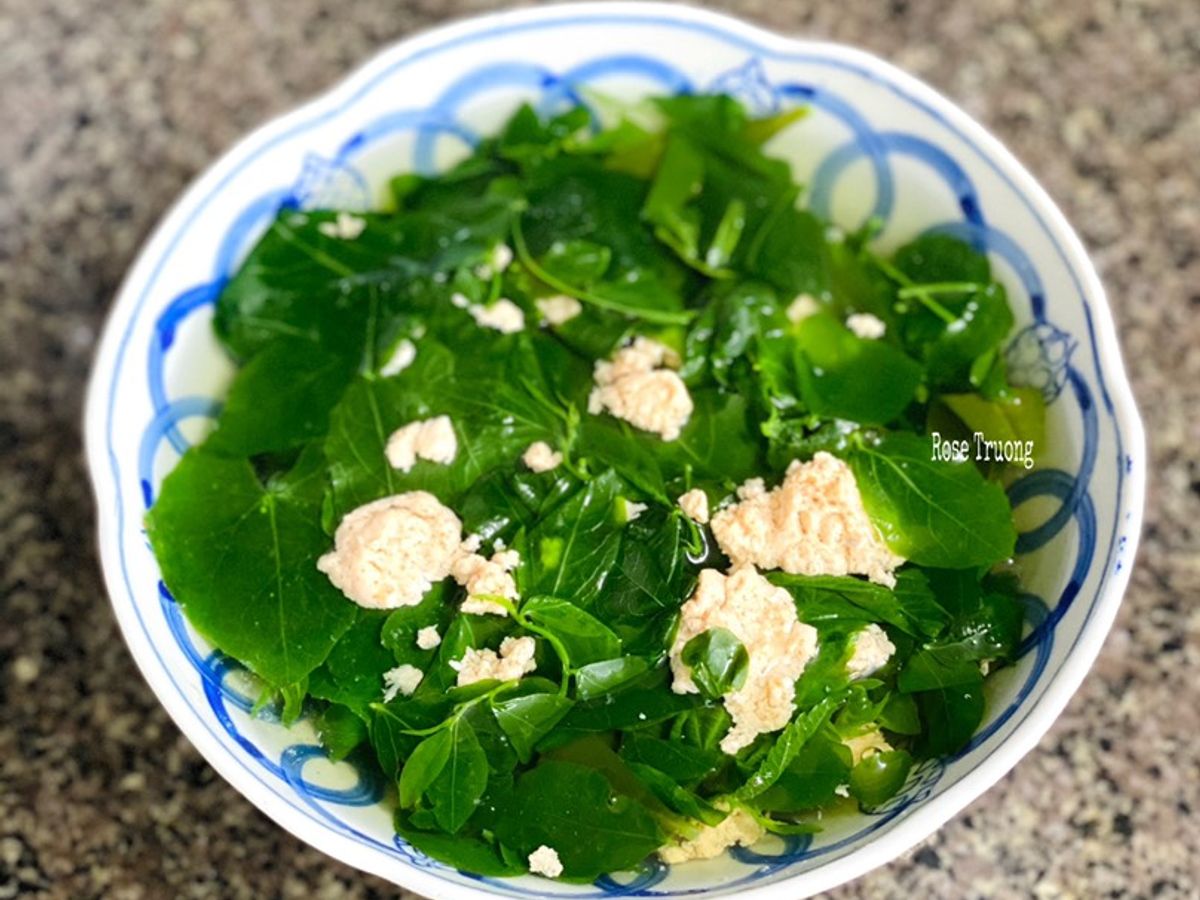 Canh Rau Ngót Nấu Riêu Tôm