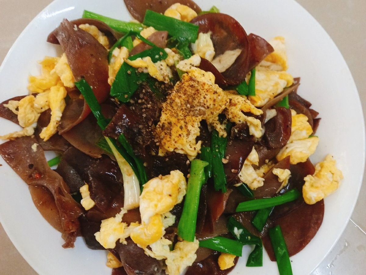 Nấm mèo xào trứng