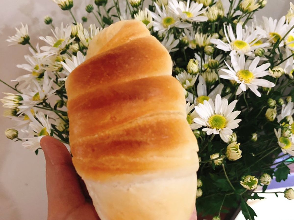 Bánh mì con sâu (cua/ốc/sừng bò)