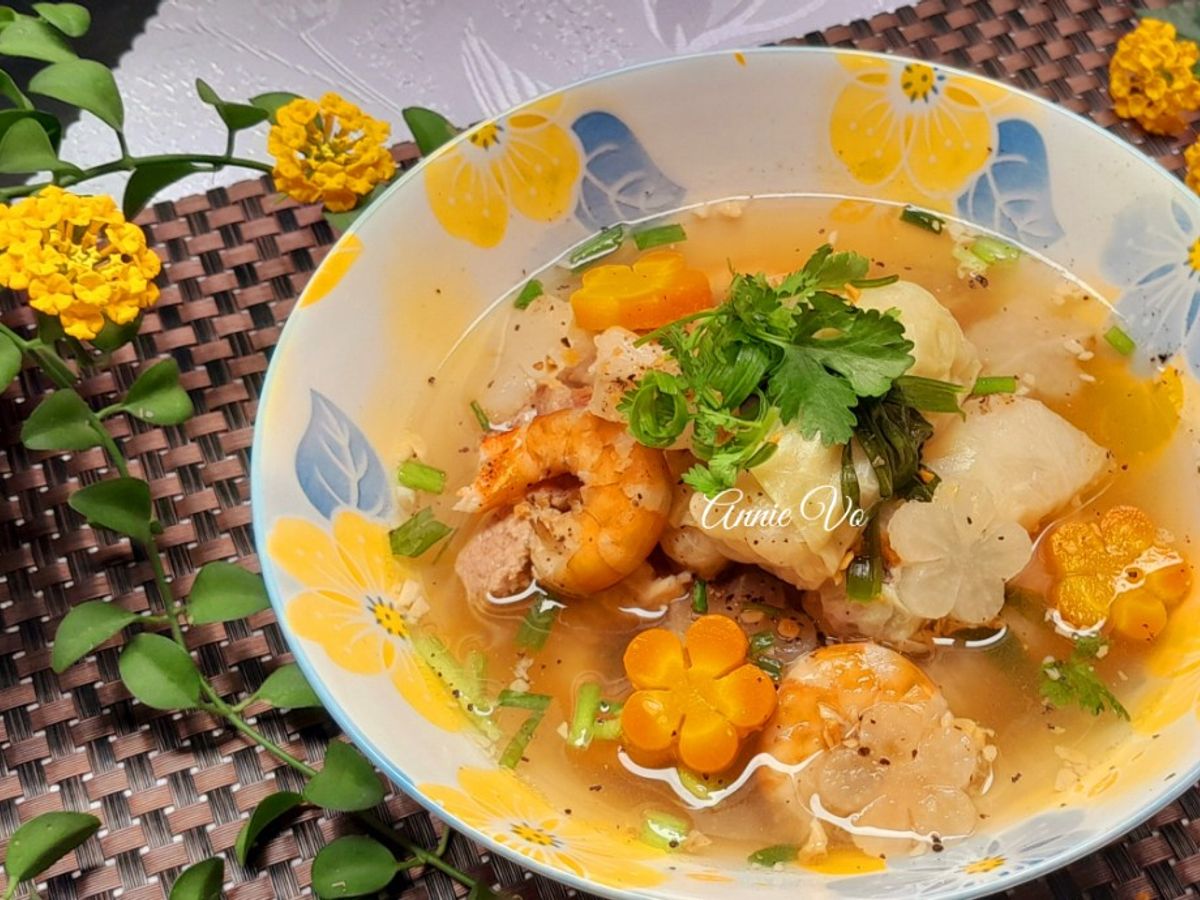 Canh bắp cải cuộn thịt