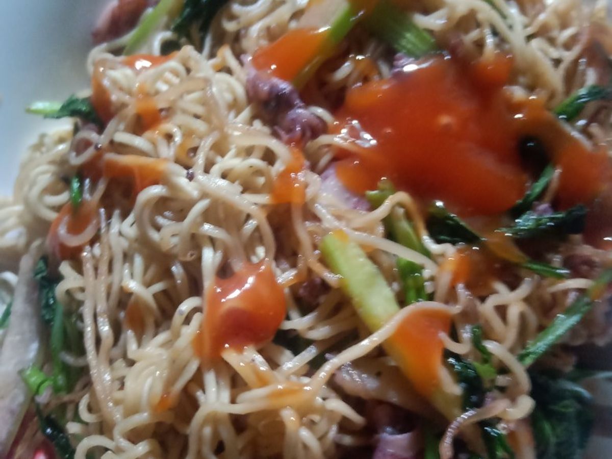Mì xào hải sản