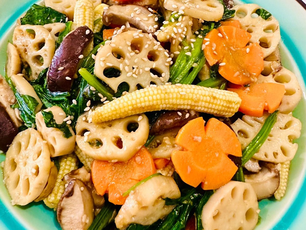 Nấm đông cô xào rau củ