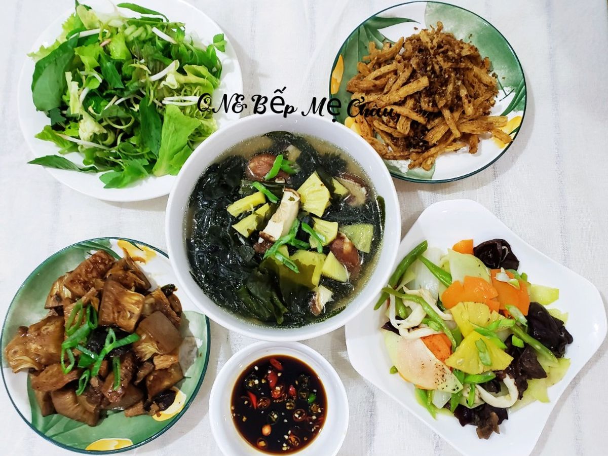 Mâm cơm chay mùa lễ Vu Lan