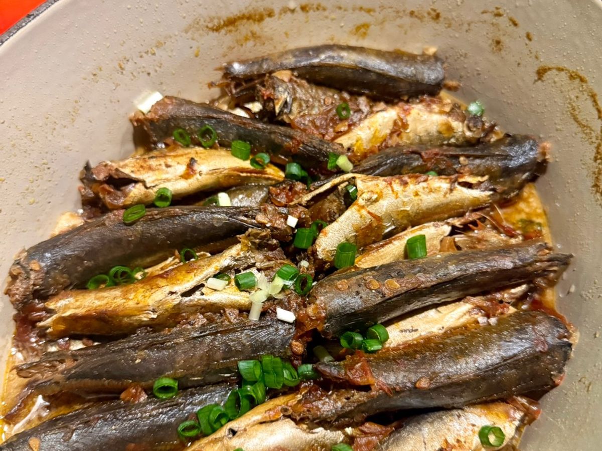 Cá nục kho cà chua