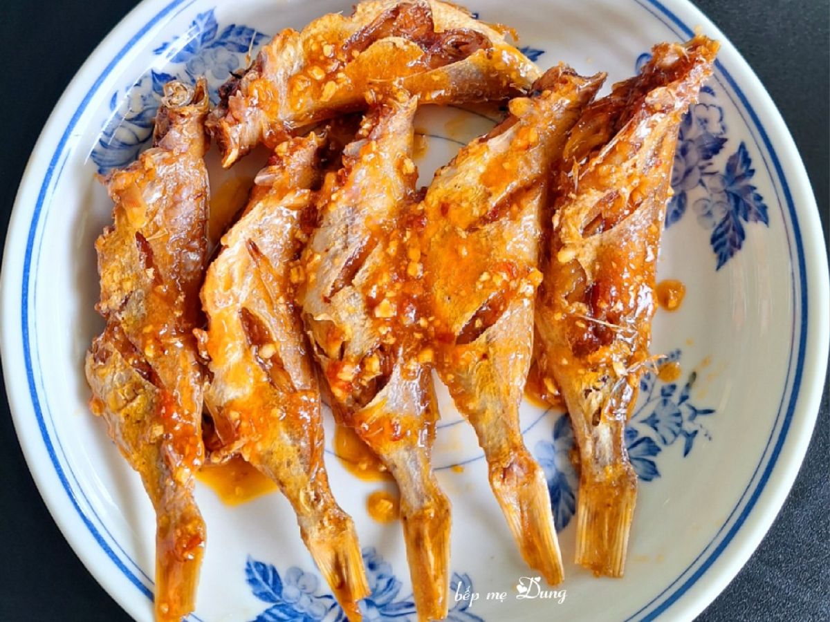 Khô cá đù chiên mắm