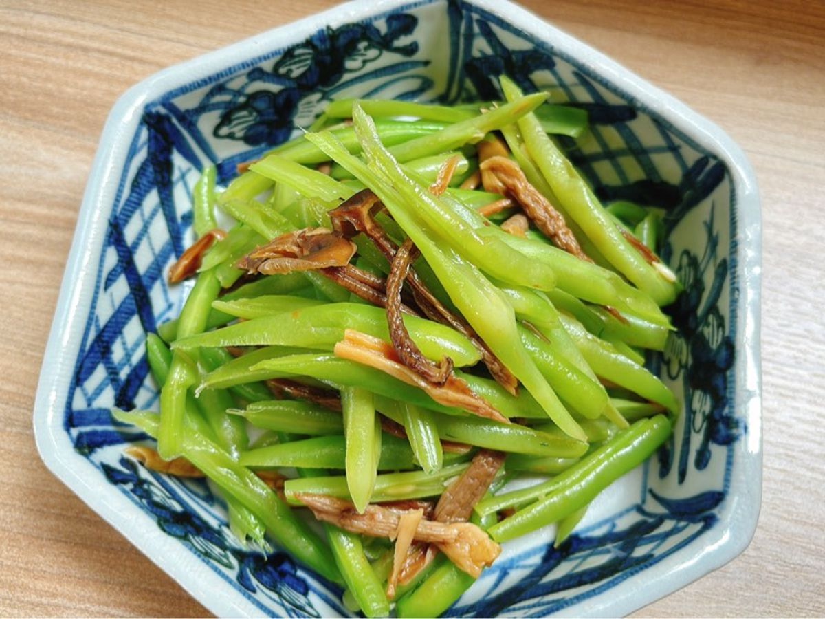 Đậu que xào nấm lộc nhung