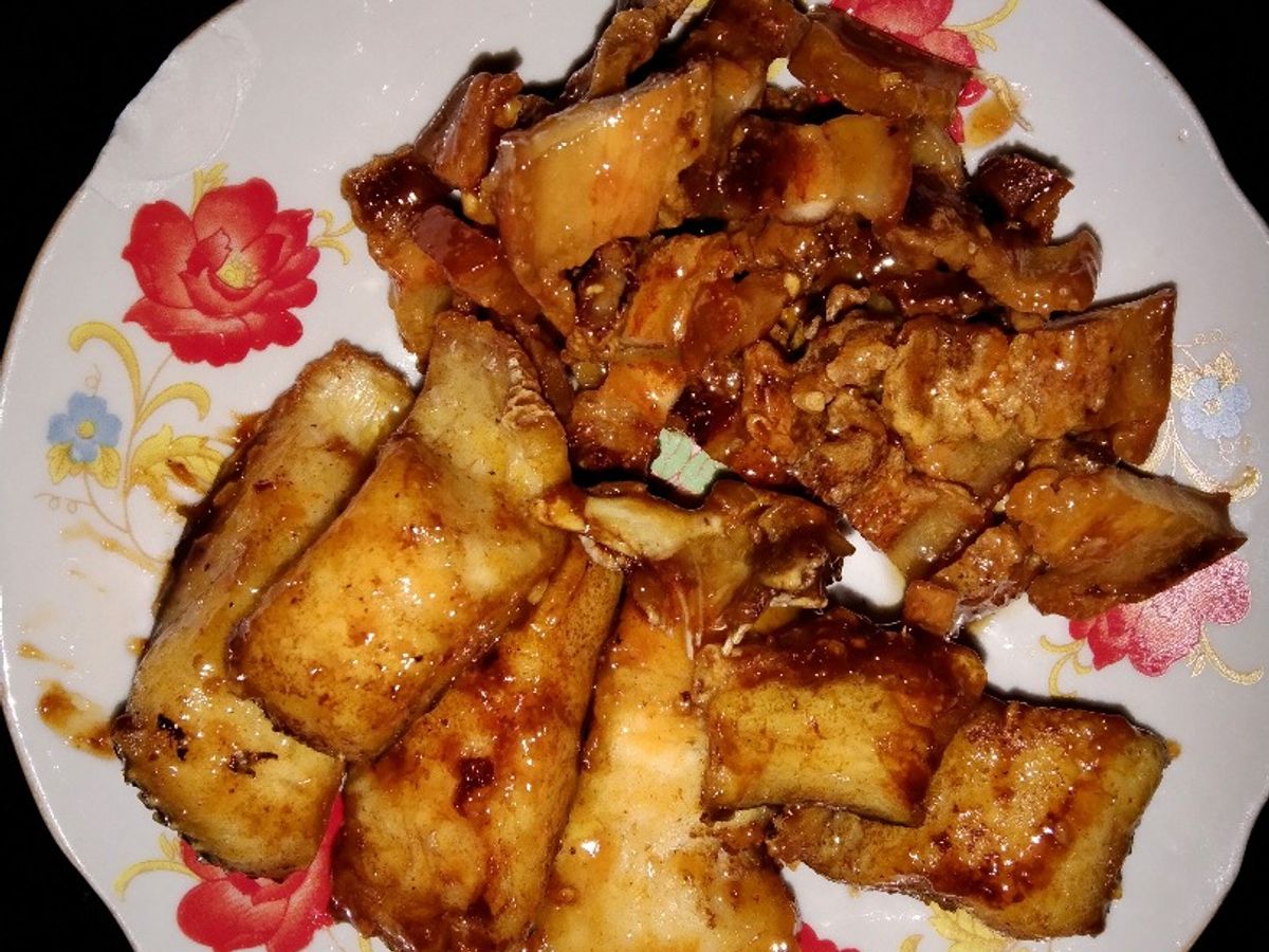 Thịt ba rọi, cá lóc chiên nước mắm
