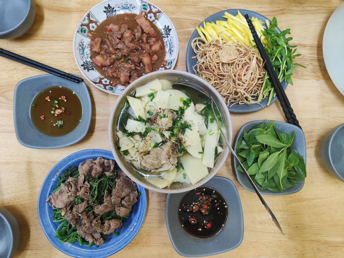 Bữa cơm "thịnh soạn" nhất mùa mưa năm nay