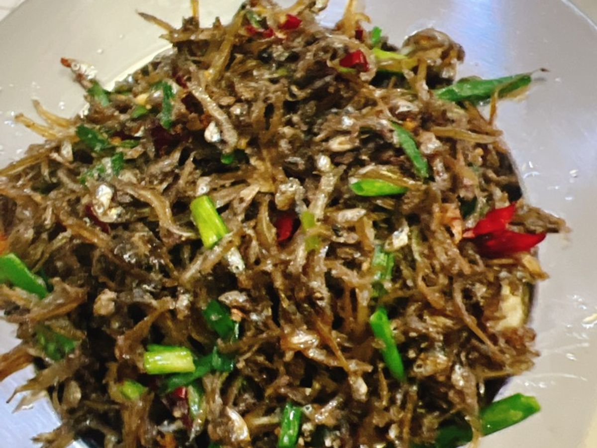 Cá cơm khô rim
