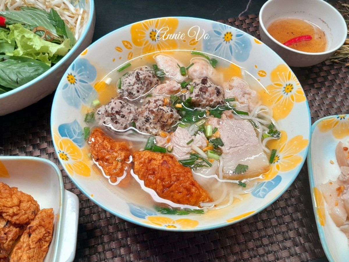 Bún mọc chả cá