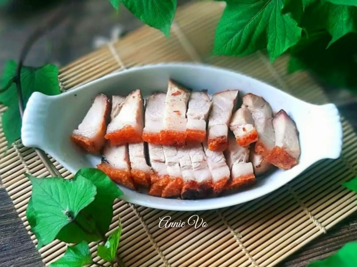 Heo quay giòn bì kiểu truyền thống