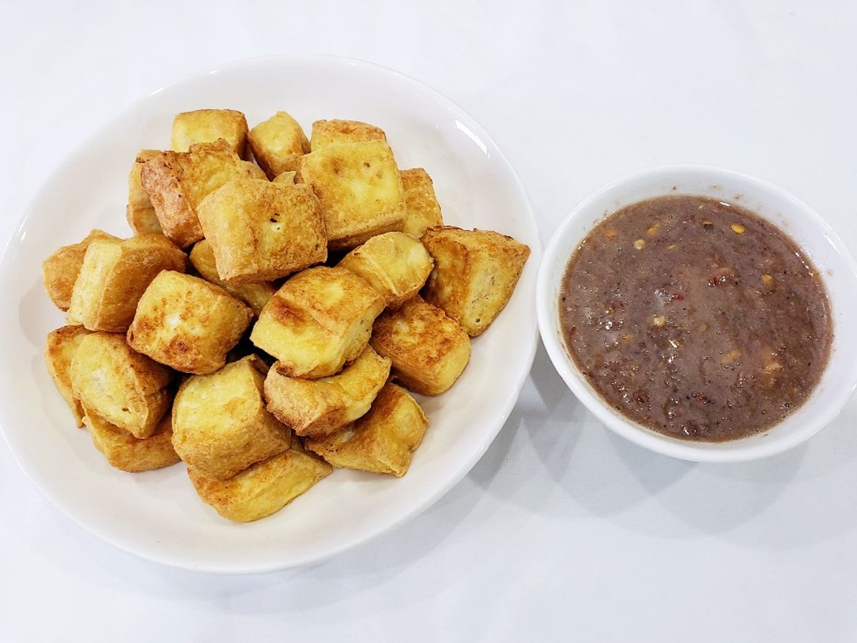 Đậu hũ chiên chấm mắm tôm