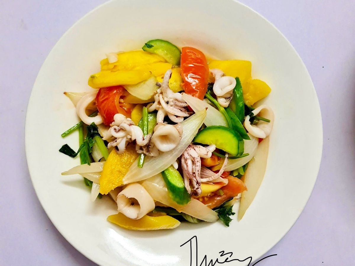 Mực xào thập cẩm