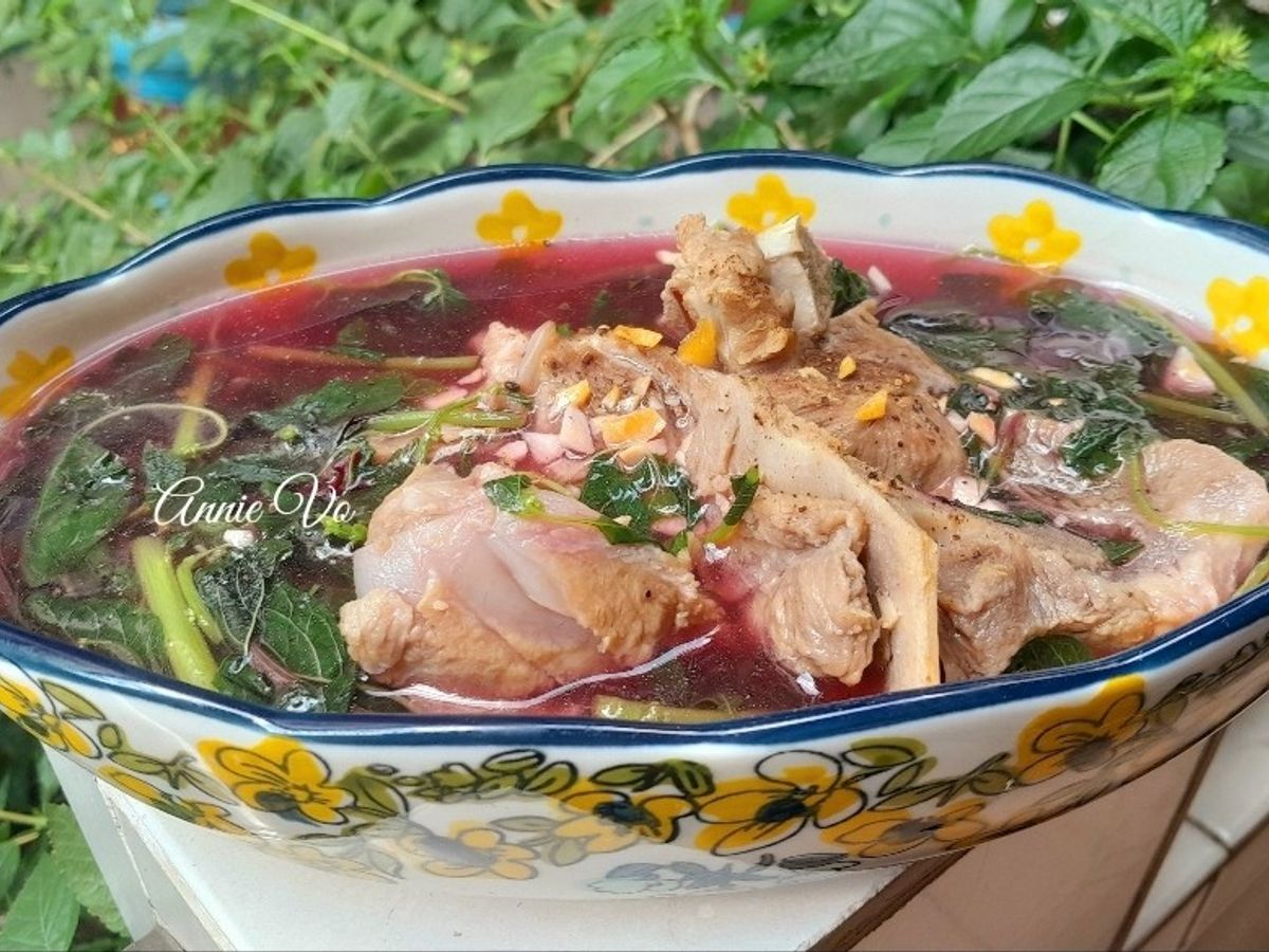 Rau dền cơm nấu xương heo