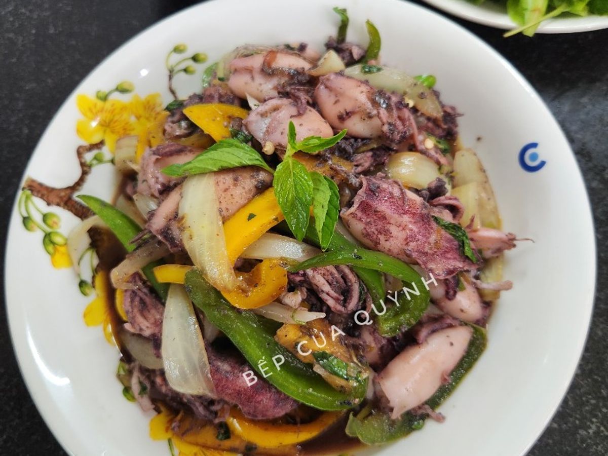 Mực sim xào ớt chuông