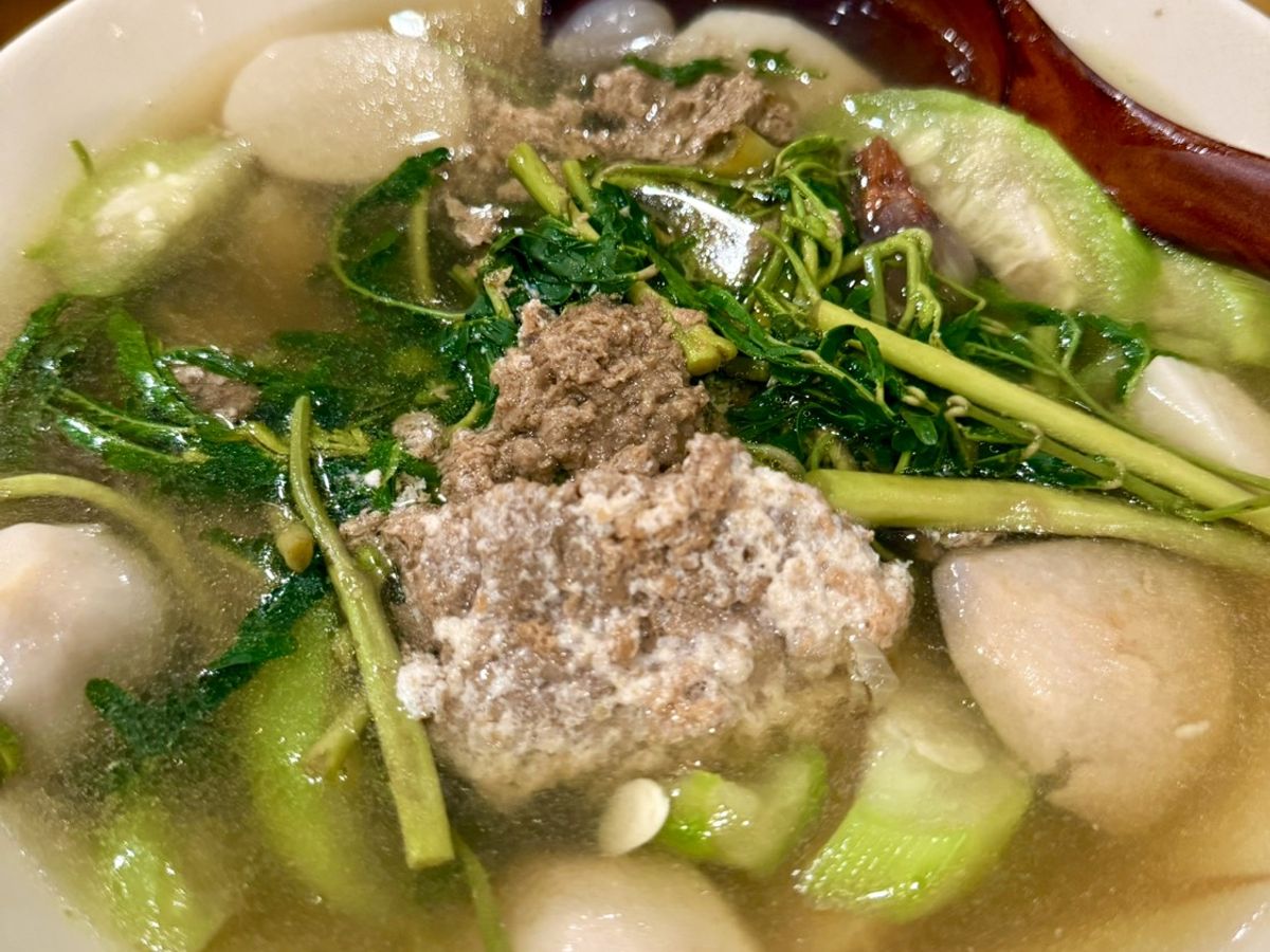 Canh cua rau rút khoai sọ