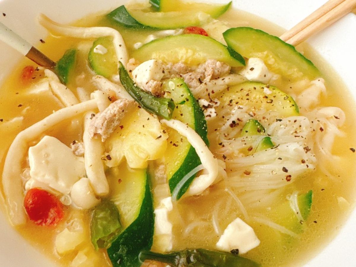 Canh bí ngòi tôm thịt - Hủ tiếu bí ngòi tôm thịt