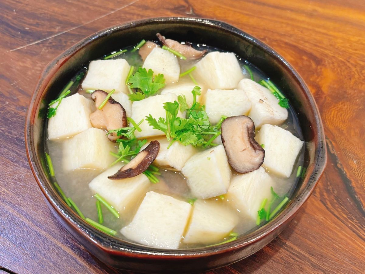 Canh khoai muống nấu nấm