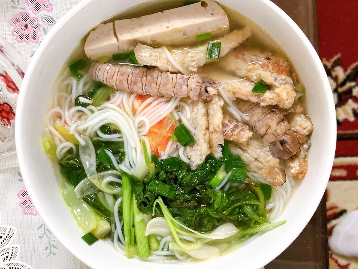 Bún hải sản mẹ Nga!