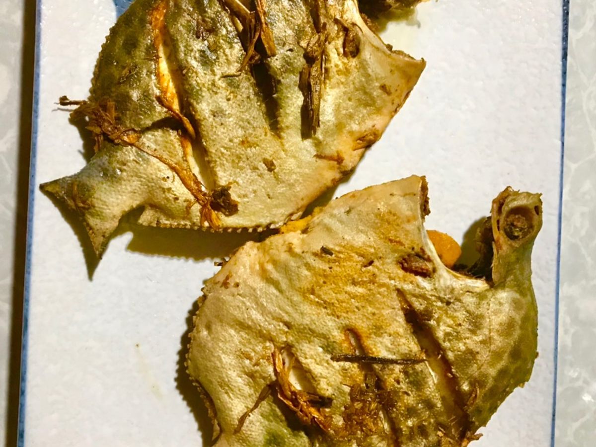 Cá nâu muối hành tiêu chiên