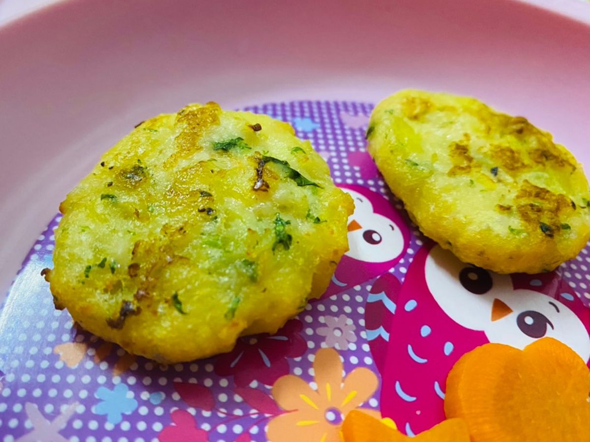 Bánh tôm khoai tây cho bé