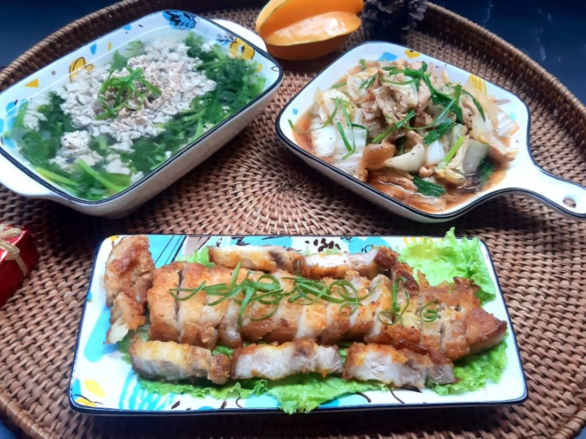 Cơm nhà với 3 món ngon