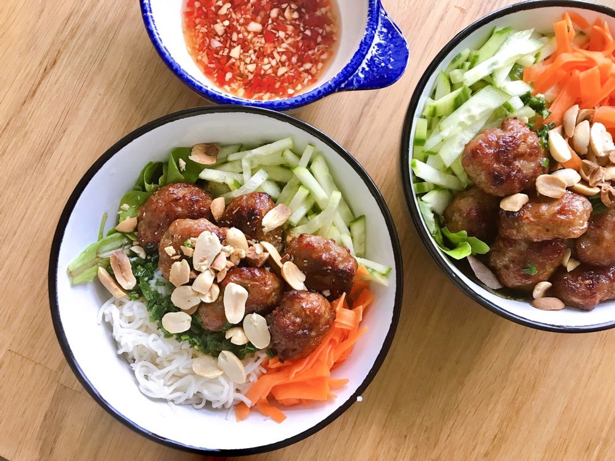 Bún Thịt Viên Nướng