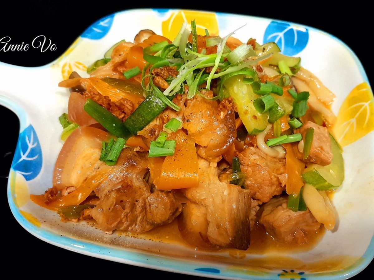 Dưa leo cà rốt xào thịt ba rọi