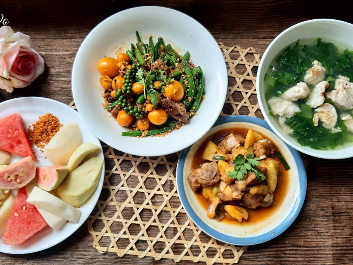 Bữa cơm đa dạng các nguyên liệu