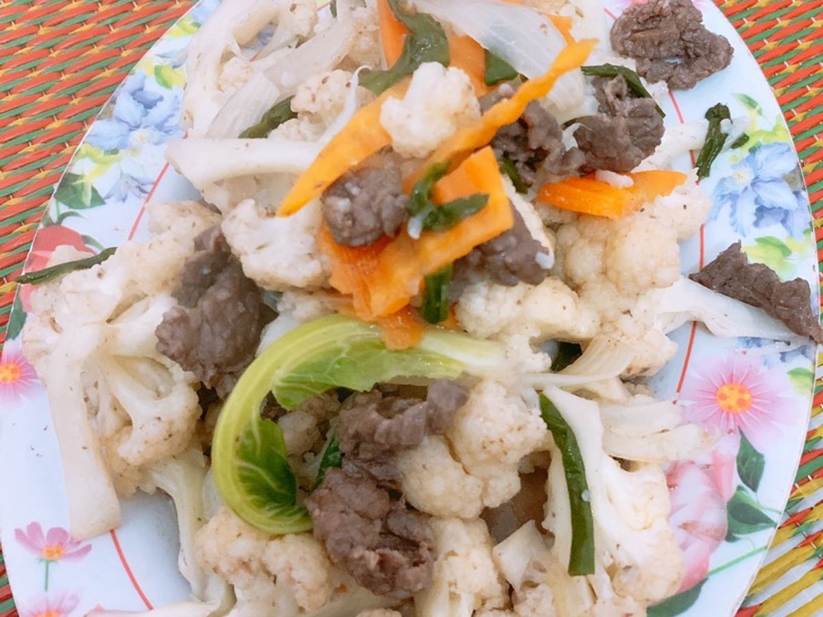 Bò xào súp lơ