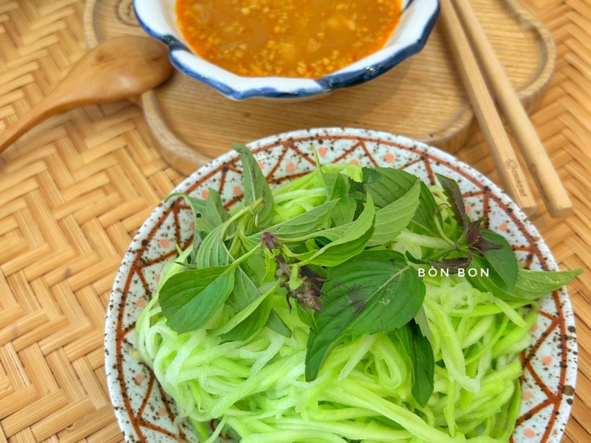 Bầu Chần Chấm Tôm Kho Ruốc Huế