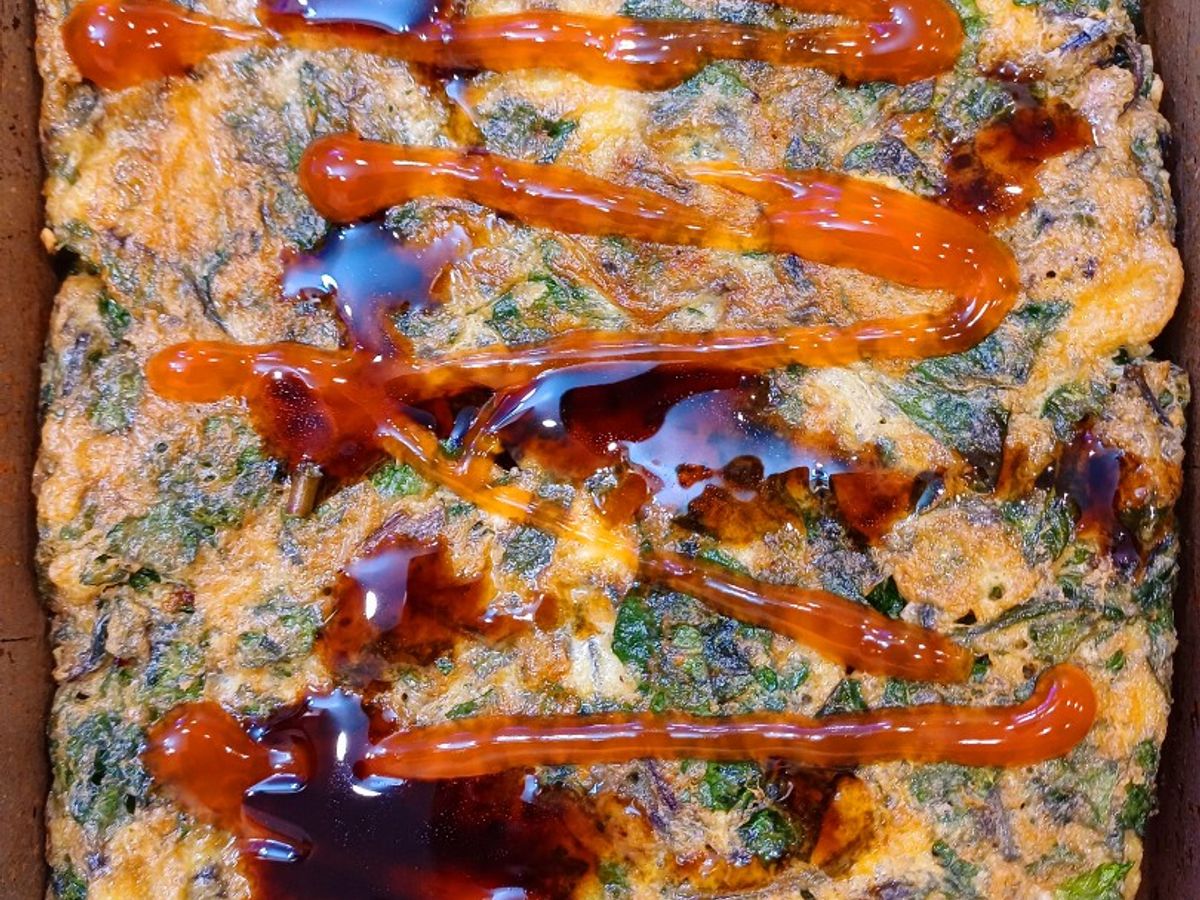 Rau ngải tía rán trứng