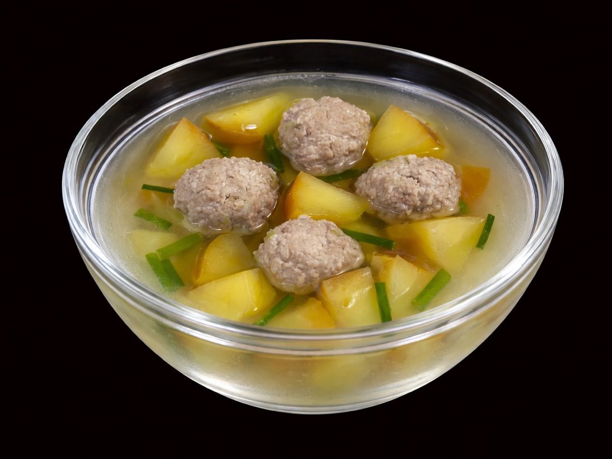 SP.0971 - Canh Táo Đỏ Thịt Viên