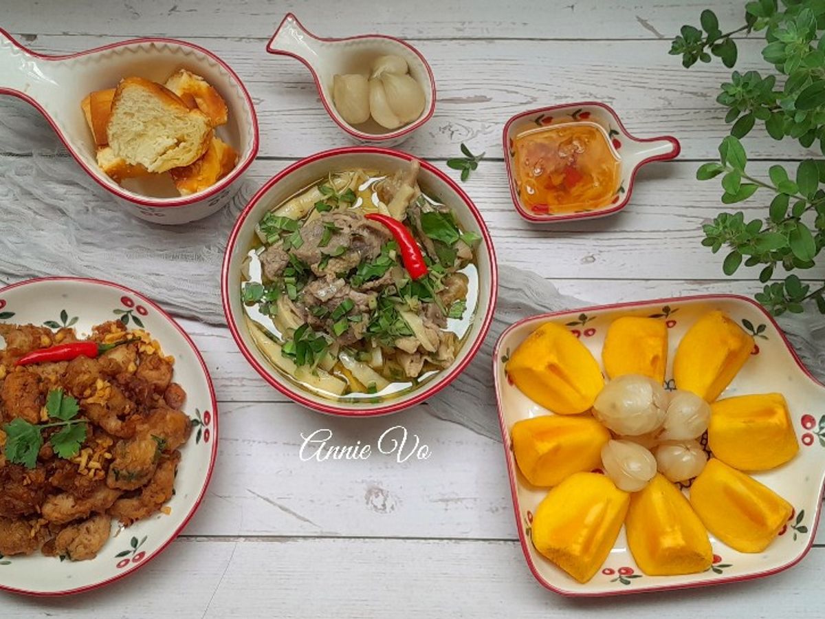 Mâm cơm của mẹ