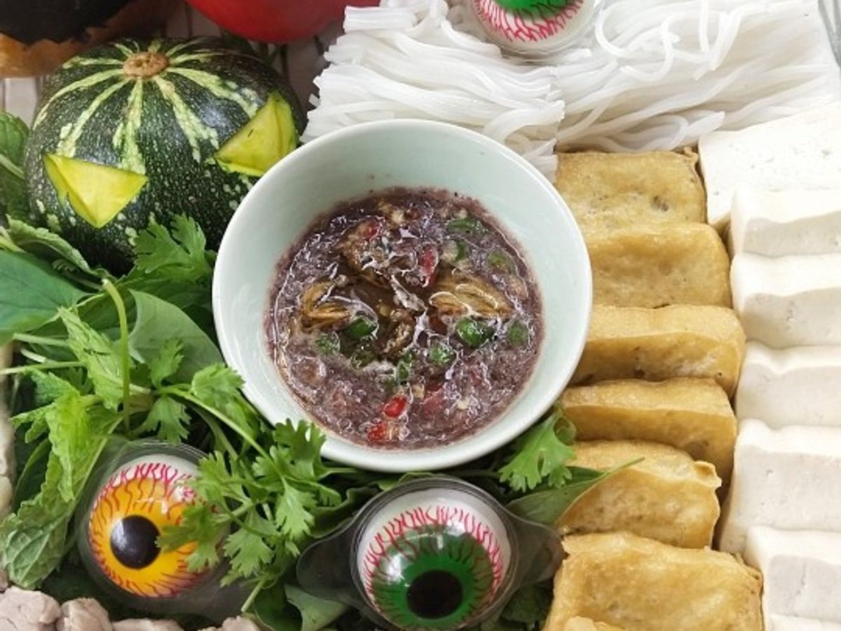 Bún đậu mắm tôm Halloween