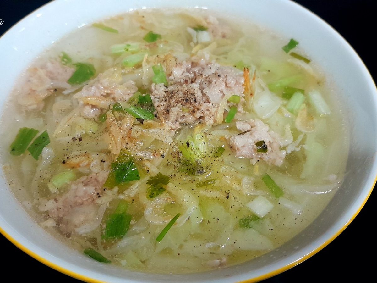 Canh bắp cải thịt xay tép khô