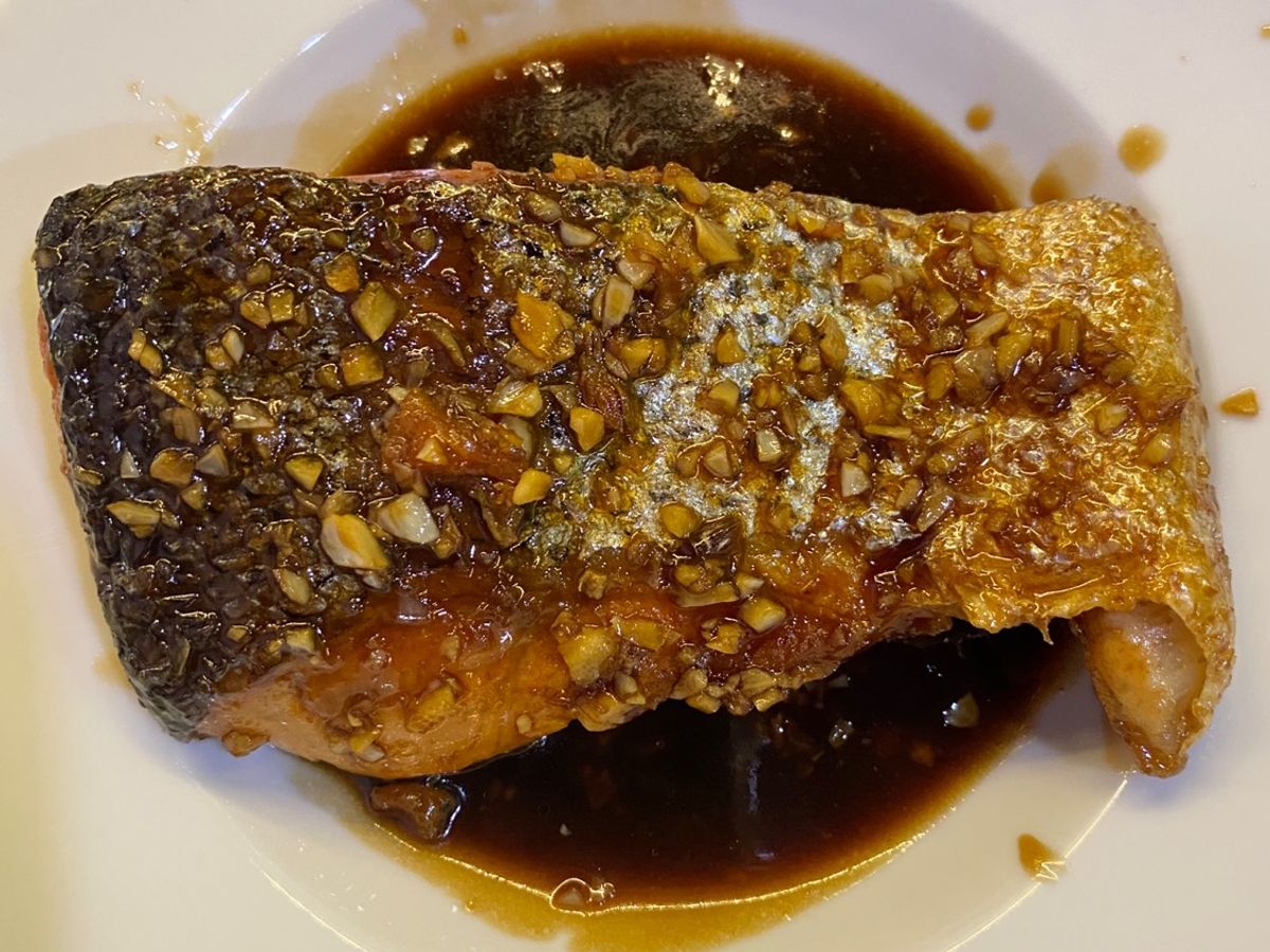 Cá hồi áp chảo xốt Teriyaki (Seared Salmon with Teriyaki Sauce)