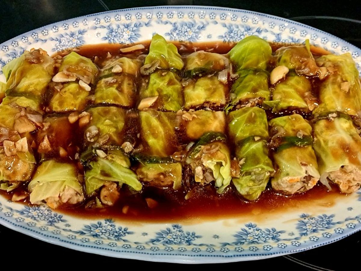 Cải bắp cuộn tôm, thịt