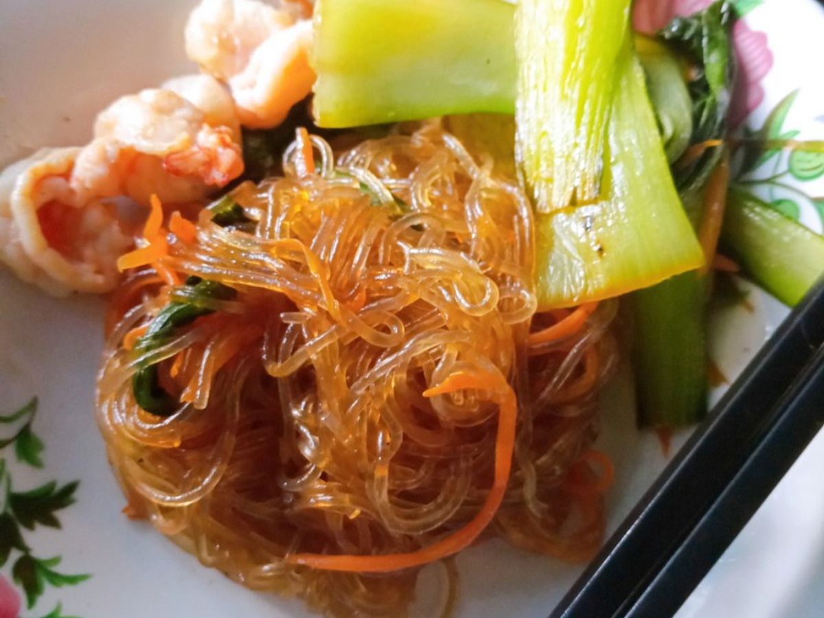 Miến xào tôm thịt