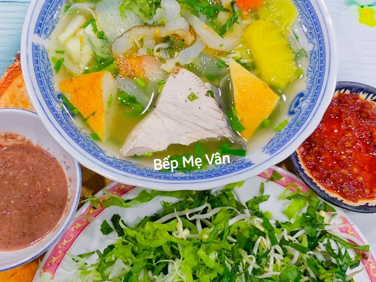 Bún cá- chả cá - sứa Nha Trang
